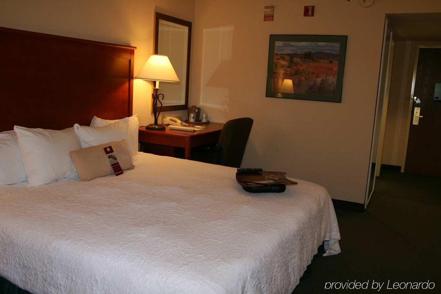 Hampton Inn & Suites Scottsdale On Shea Blvd Номер фото