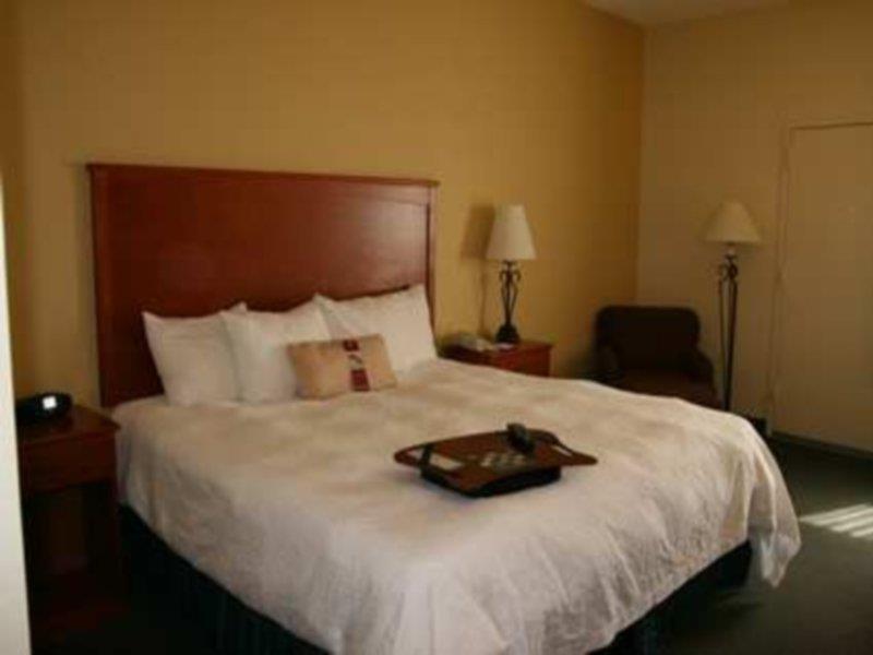 Hampton Inn & Suites Scottsdale On Shea Blvd Номер фото